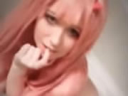 Σέξι μεγάλα βυζιά Cosplayer ροζ μαλλιά