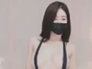 Κορεάτικα κορίτσια χορεύουν γυμνά